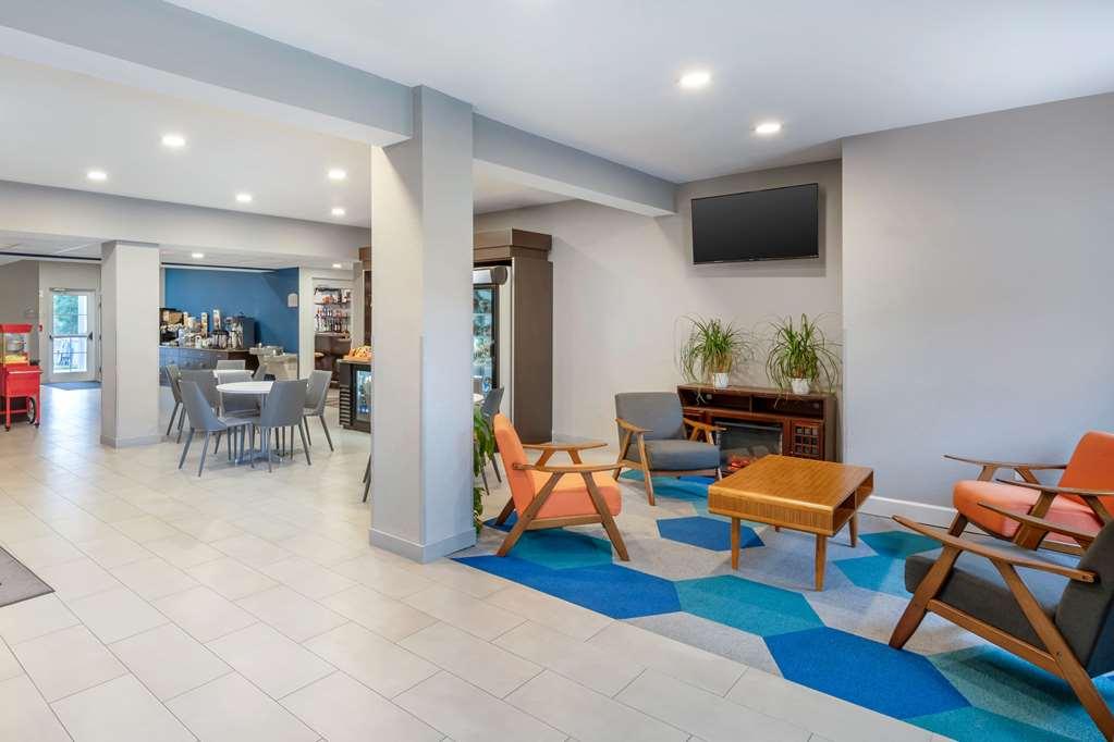 マイクロテル イン&スイーツ バイ ウインダム ブルックスビル Ridge Manor インテリア 写真